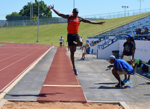 South Plains track and field shines at David Noble Invitational in San Angelo