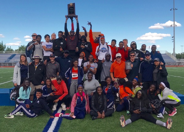 Texans overcome double-digit deficit to claim 11th consecutive outdoor national title