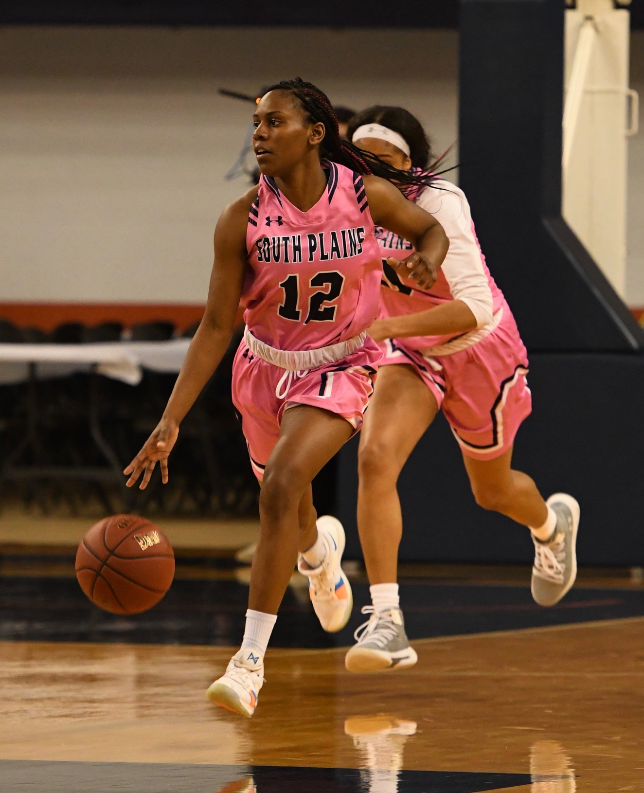 Hunter's double-double leads top-ranked Lady Texans past Western Texas 75-52 Monday