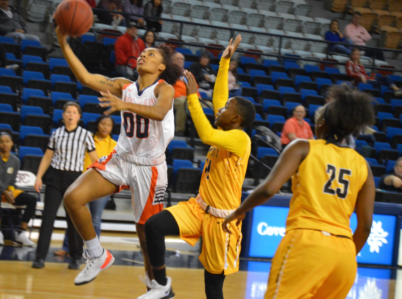 Kuehne scores 17, No.16 Lady Texans trounce Garden City 60-35 in home opener on Tuesday