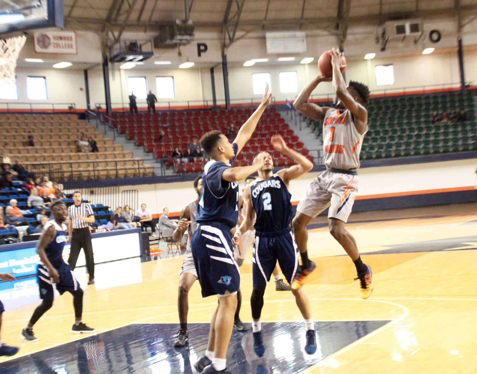 Mitchell leads Texans to 91-63 victory over Coastal Bend College