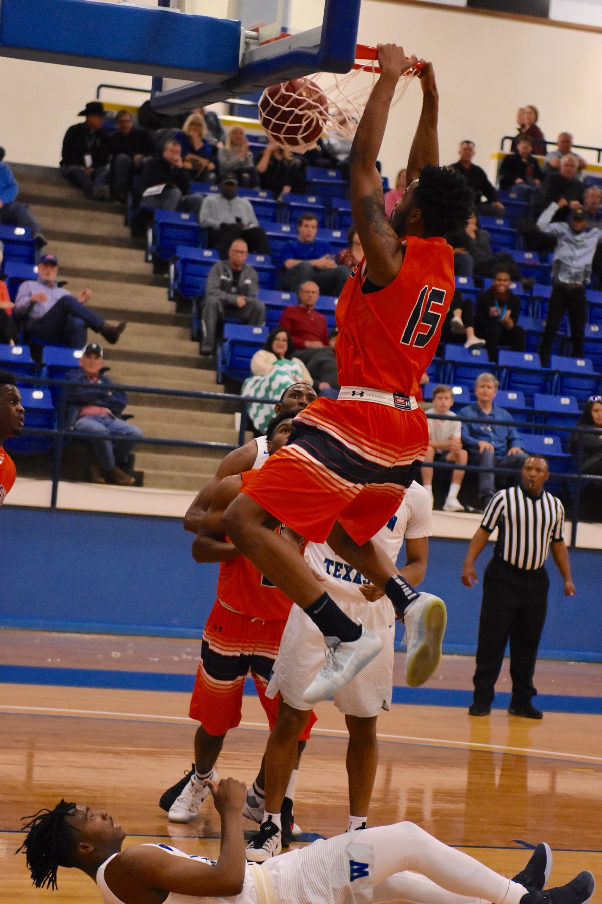 Texans fall to Western Texas 82-74 in semifinal round of Region V Tournament on Friday