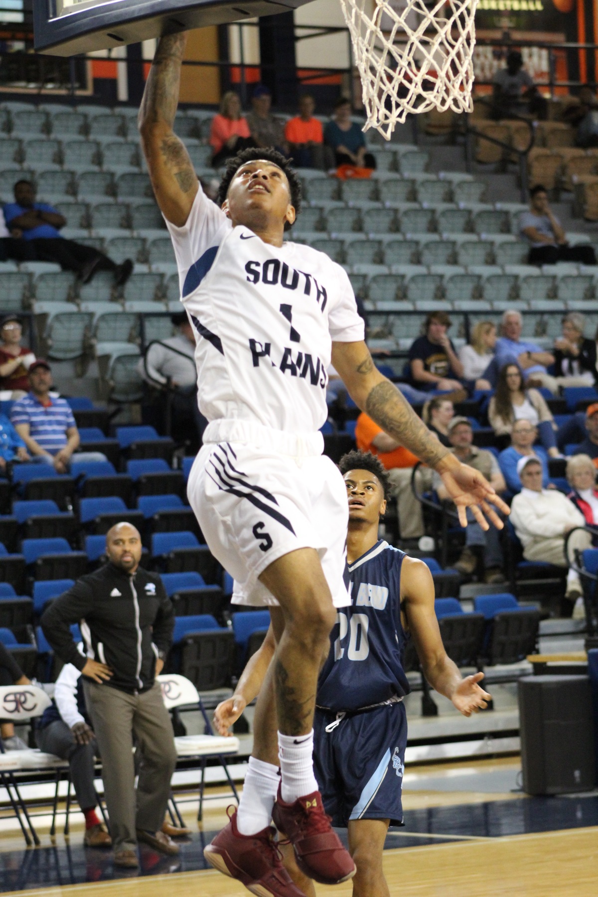 Brangers ties career-high with 38 points, Texans corral Cougars 104-78 on Saturday at the Texan Dome