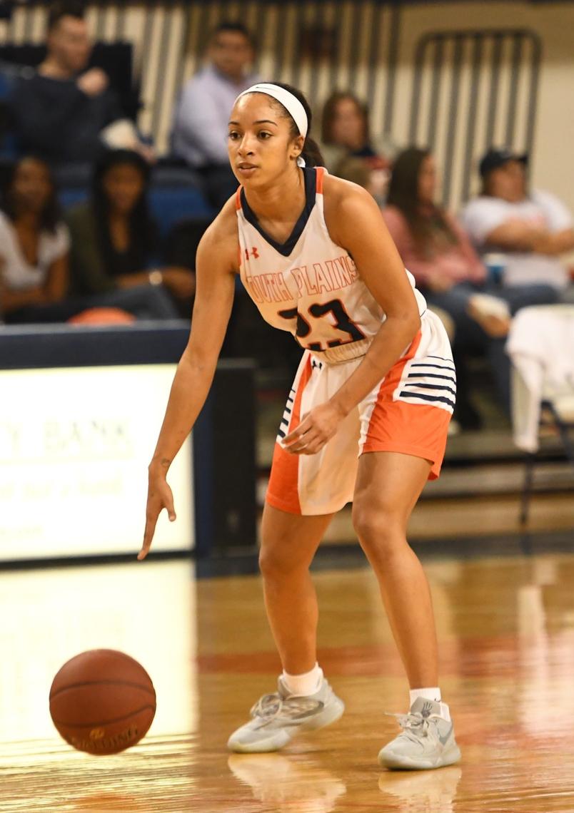 No. 4 Lady Texans clinch share of WJCAC conference crown, rout Clarendon 82-56 Monday